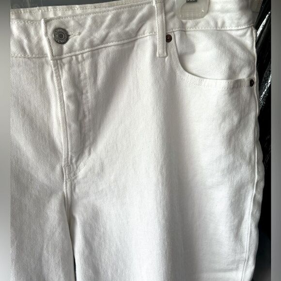 EUC old navy straight leg white jeans - Picture 1 of 8